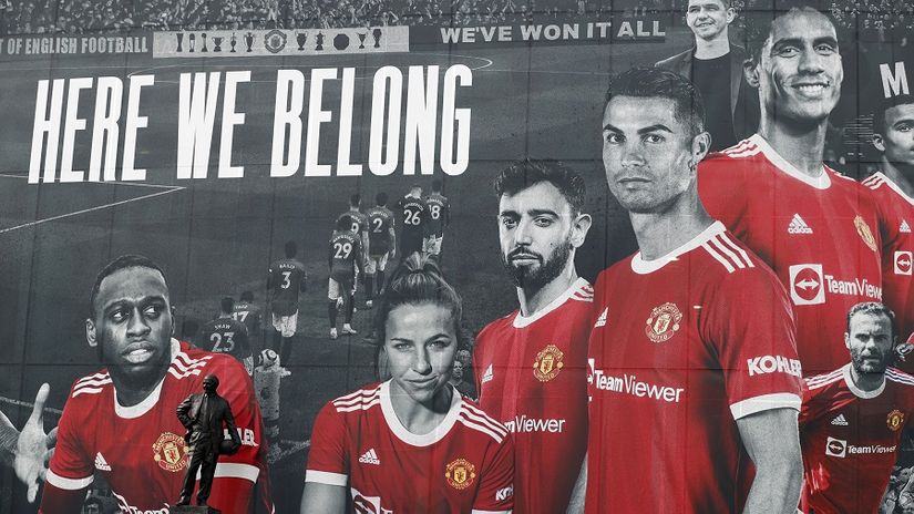 Ronaldov poster na Old Trafordu (© Reuters)