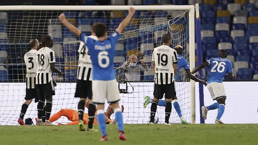 Slavlje Napolitanaca posle gola Kulibalija (© Reuters)
