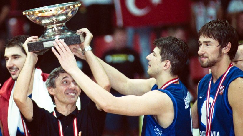 Pešić i Šćepanović sa evropskim trofejom (MN Press)