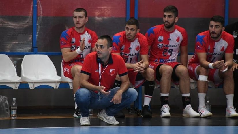 Boris Rojević i rukometaši Vojvodine (©RK Vojvodina)