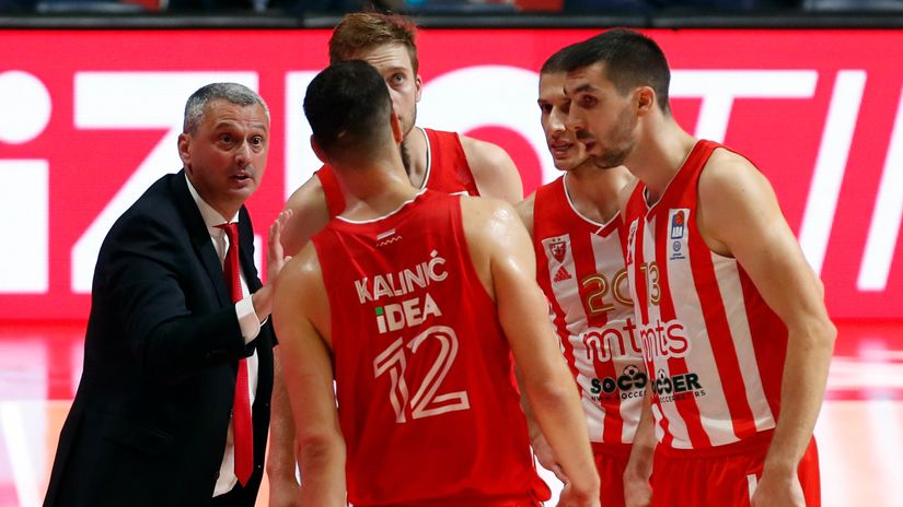 Dejan Radonjić i igrači Crvene zvezde (©Star Sport)