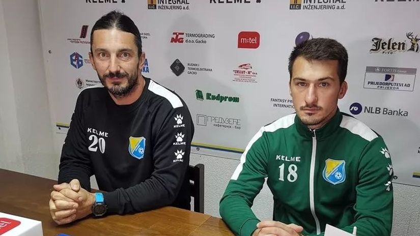 Trener Dino Sikirić i Demir Jakupović (©FK Rudar)