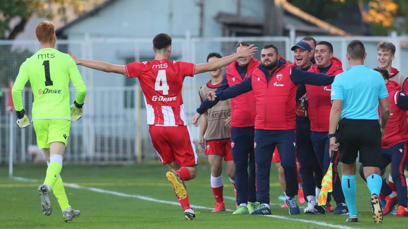 Leković proslavlja vodeći gol (MN Press)