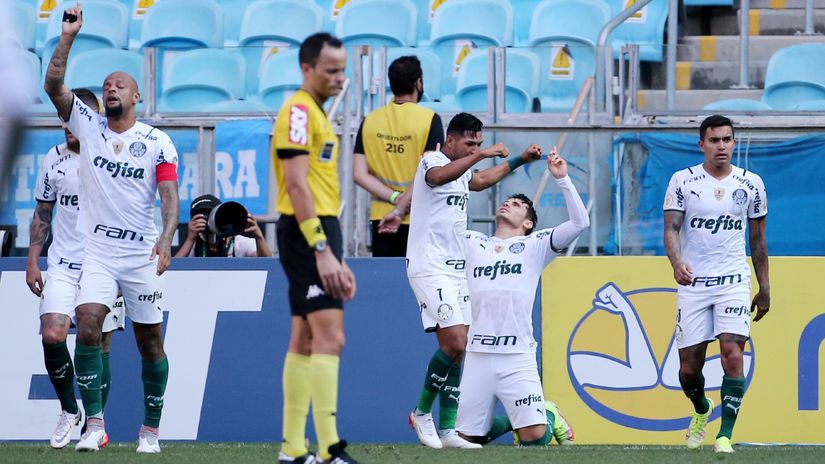 Fudbaleri Palmeirasa slave gol Rafaela Vejge na Gremio areni (©Reuters)