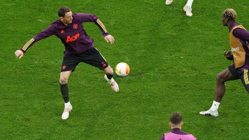 Nemanja Matić na treningu (©AFP)