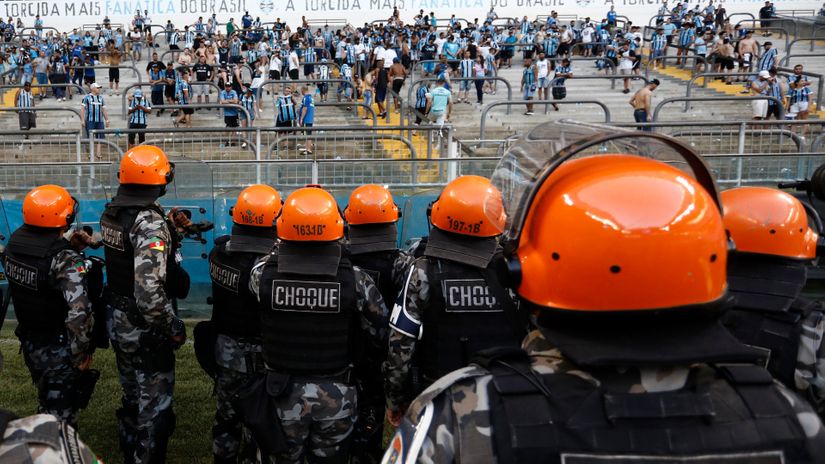 Nezadovoljne pristalice Gremija (©Reuters)