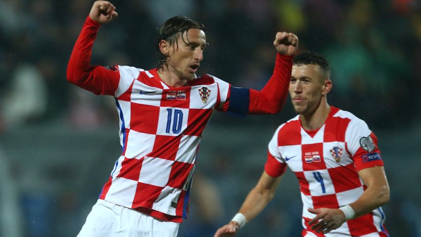 Luka Modrić i Ivan Perišić (©Reuters)