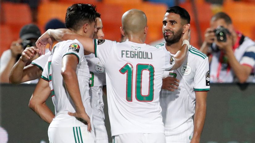 Slavlje fudbalera Alžira (Reuters)