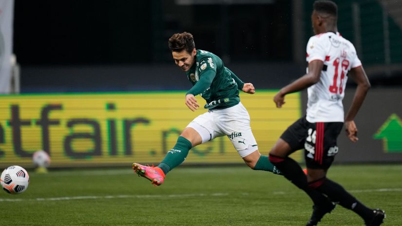 Rafael Veiga (Palmeiras) i Leo (Sao Paulo)