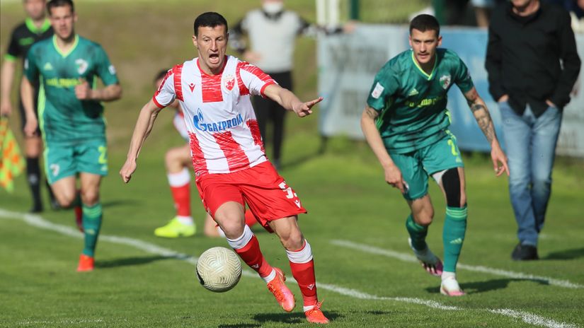 Slavoljub Srnić (Crvena zvezda) na meču sa Inđijom