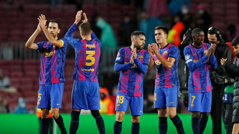 Fudbaleri Barselona posle 0:0 sa Benfikom (©Reuters)