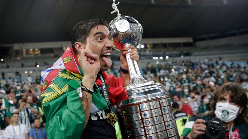 Abel Fereira sa peharom Kopa Libertadores (©Reuters)