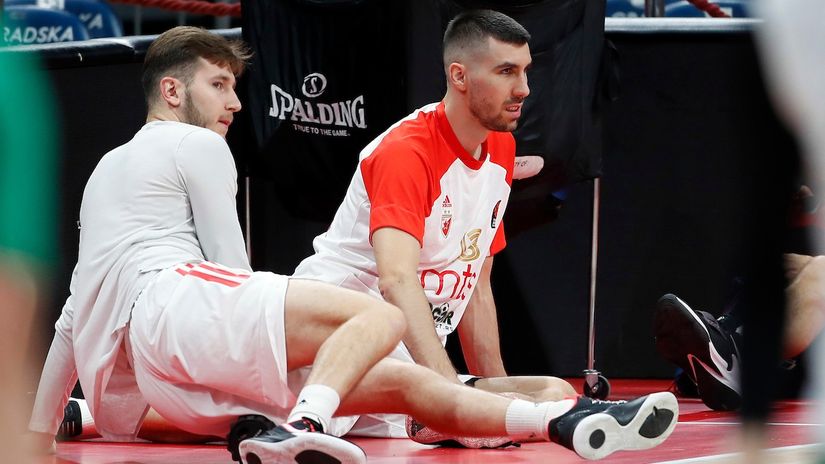 Aleksa Uskoković i Ognjen Dobrić na zagrevanju (Foto: Starsport)