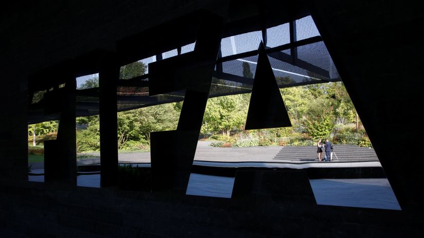 FIFA jako udarila na menadžere, formula "3+3" i kako će sve uticati na prelazni rok