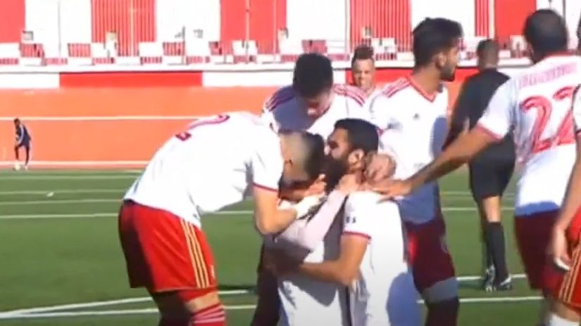 Fudbaleri Beluizdada (©YouTube)