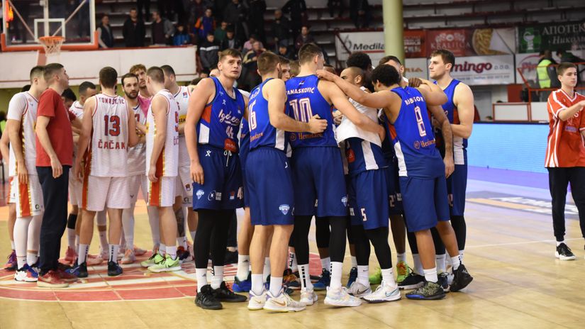 Košarkaši dva tima (©ABA LIGA – Borac / Duško Radišić)