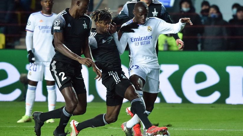Edmund Ado protiv Real Madrida ©AFP 