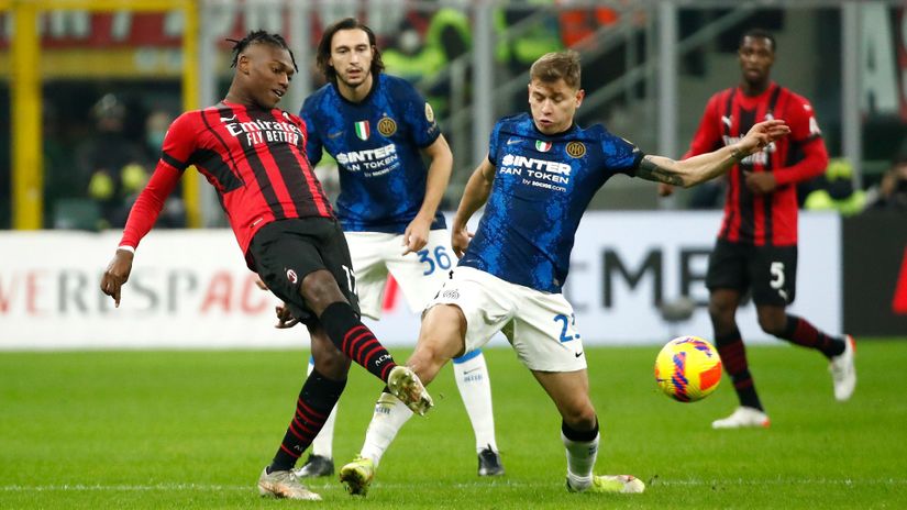 Rafael Leao (Milan) i Nikolo Barela (Inter)