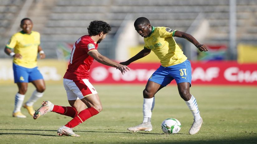 Odri Bodipa, fudbaler Mamelodi Sandaunsa protiv Al Ahlija (©AFP)
