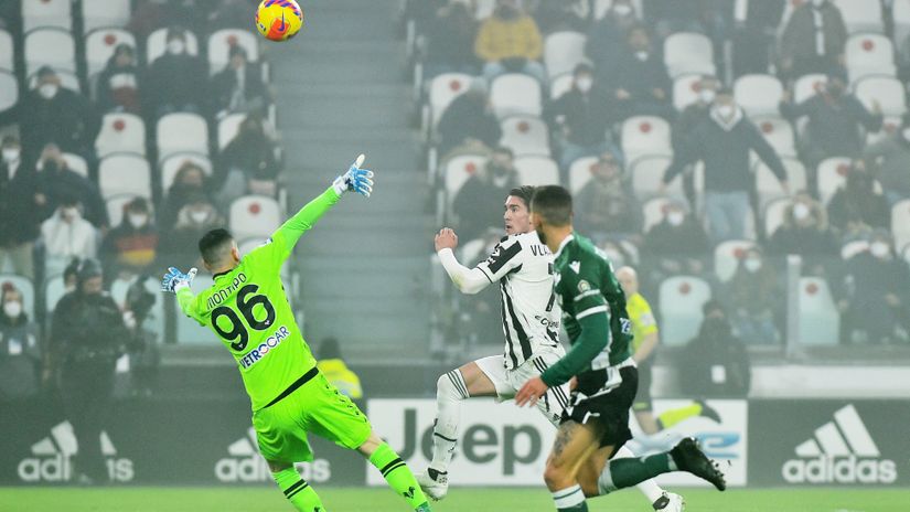 Prvi Vlahovićev gol za Juventus (© Reuters)