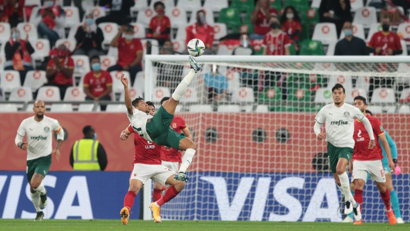 Akrobacija Ronija (Palmeiras) na meču sa Al Ahlijem