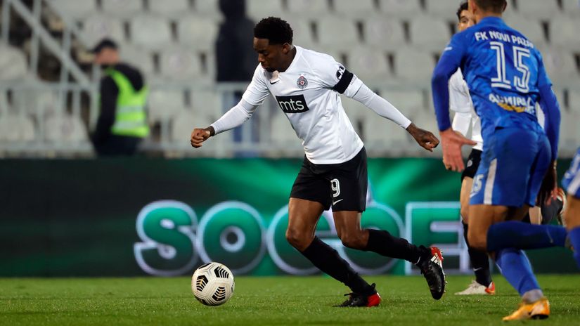 Kvinsi Menig (Partizan)