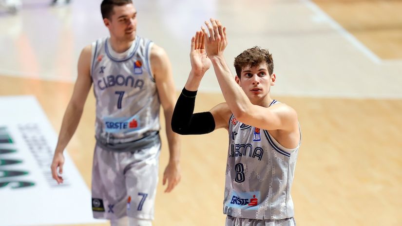 Košarkaši Cibone (© Star sport)