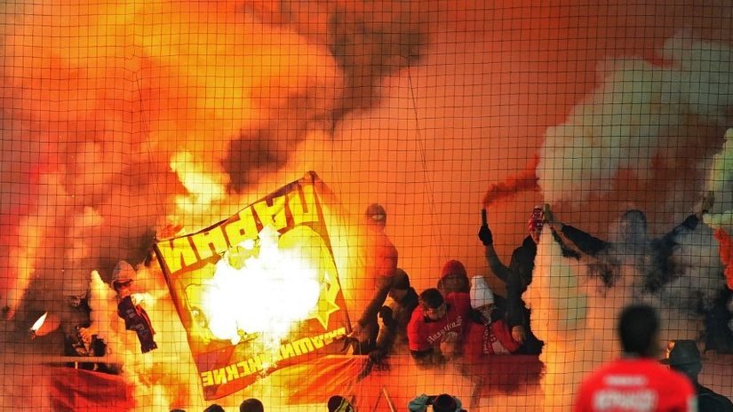 Navijači Spartaka tokom jednog od ranijih duela sa CSKA (©AFP)