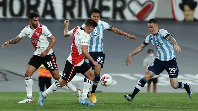 Hulijan Alvarez se nije naigrao protiv Rasinga (©AFP)