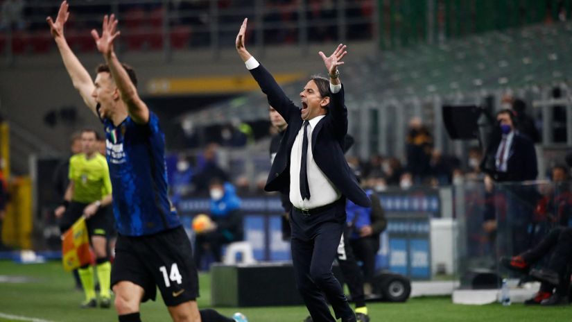 Ivan Perišić i Simone Inzagi (©Reuters)