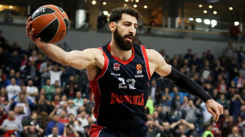 Šengelija dok je nosio dres Baskonije (© Star sport)