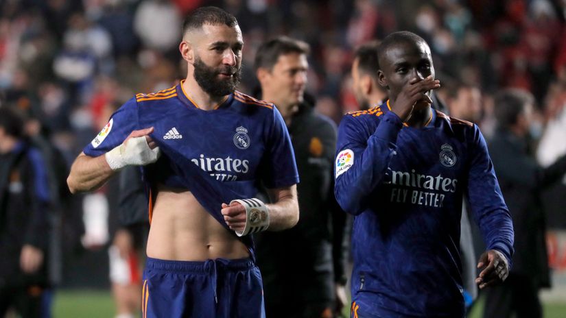 Karim Benzema i Ferland Mendi (©Reuters)