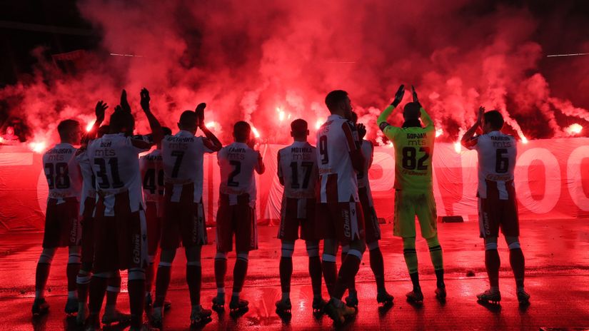 Fudbaleri Crvene zvezde posle meča sa Novim Pazarom (© MN Press)