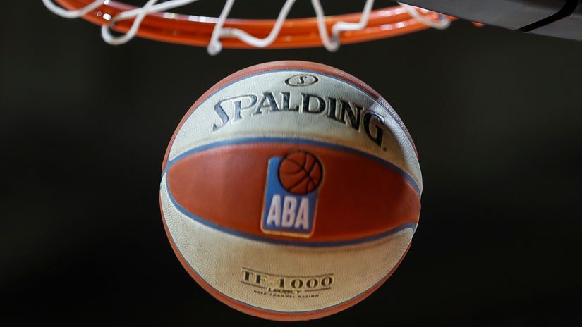 Zvanična lopta ABA lige (©Star Sport)