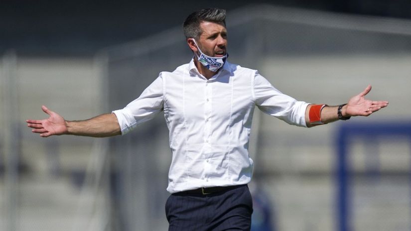 Paolo Pezolano, trener Kruzeira (Foto: AFP)