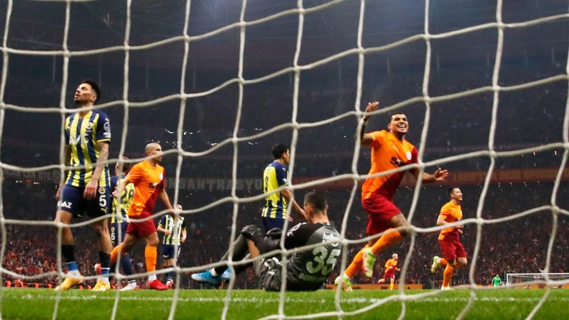 Detalj sa prošlog meča Fenerbahčea i Galatasaraja (©Reuters)