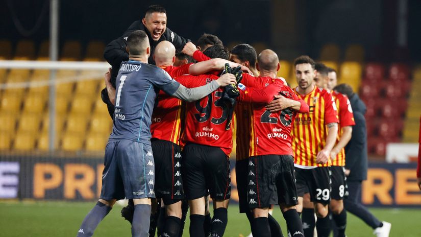 Fudbaleri Beneventa (©Reuters)