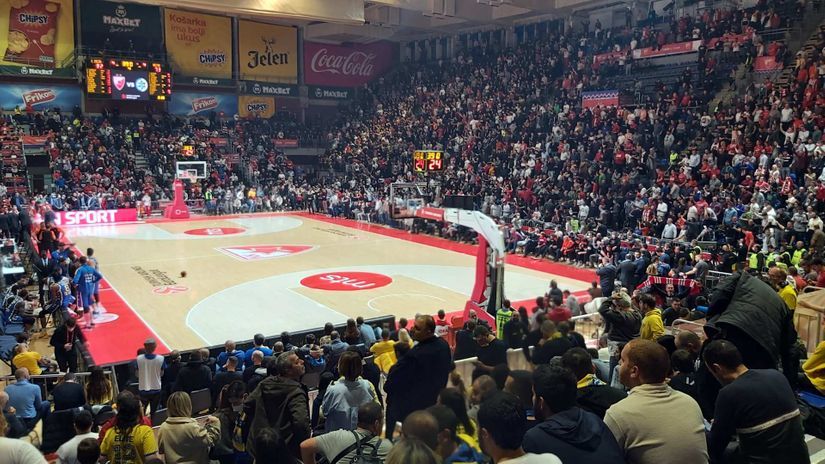 Krcata dvorana Aleksandar Nikolić tokom utakmice košarkaša Crvene zvezde u Evroligi (©MN Press)