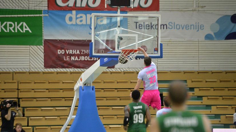 Zakucavanje Boriše Simanića (© ABA liga)
