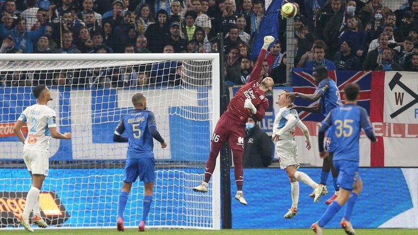 Predrag Rajković protiv Marselja (©AFP)