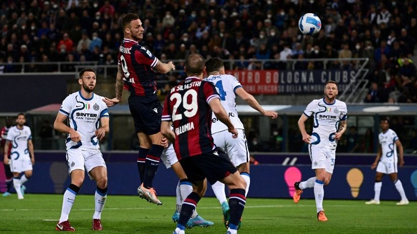 Marko Arnautović postiže gol za 1:1 (AFP)