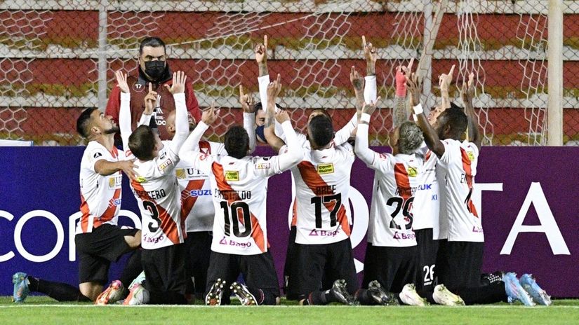 Fudbaleri Olvejz Redija proslavljaju gol protiv Korintijansa (©AFP)