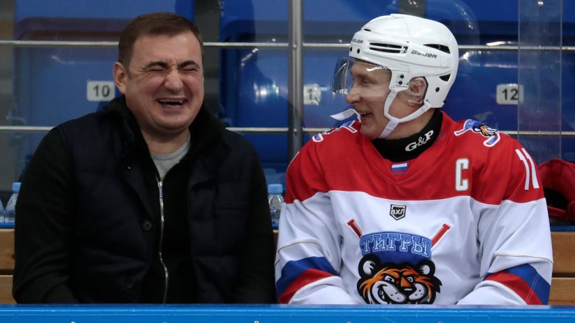 Aleksej Djumin (levo) sa Vladimirom Putinom (©Reuters)
