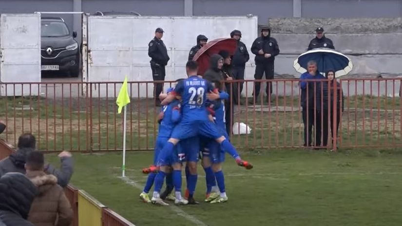 Fudbaleri Mladosti iz Novog Sada (©YouTube)