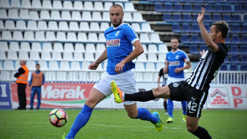 Aleksandar Ignjatović u dresu Novog Pazara protiv Partizana (©Starsport)