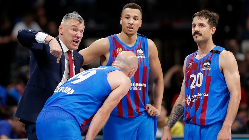 Šarunas Jasikevičijus sa košarkašima Barselone (©Starsport)