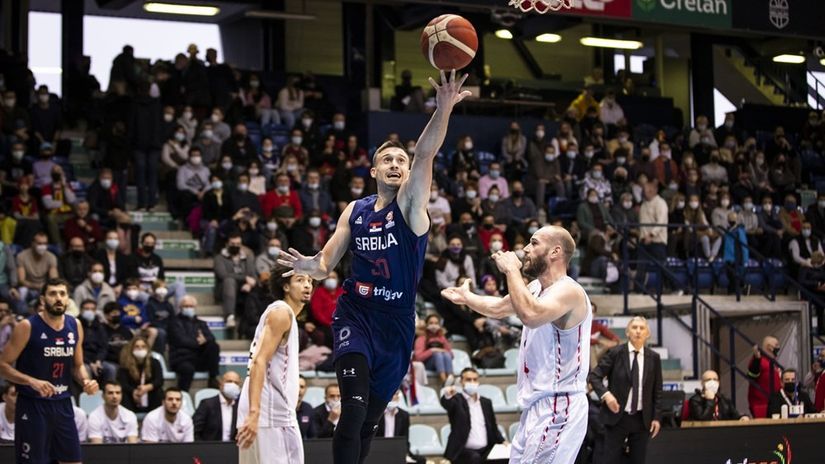 Aleksa Avramović u susretu sa Belgijom (©FIBA Basketball)