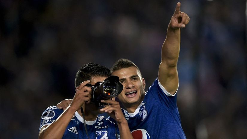David Silva (levo) proslavlja gol sa saigračem (Foto: AFP)