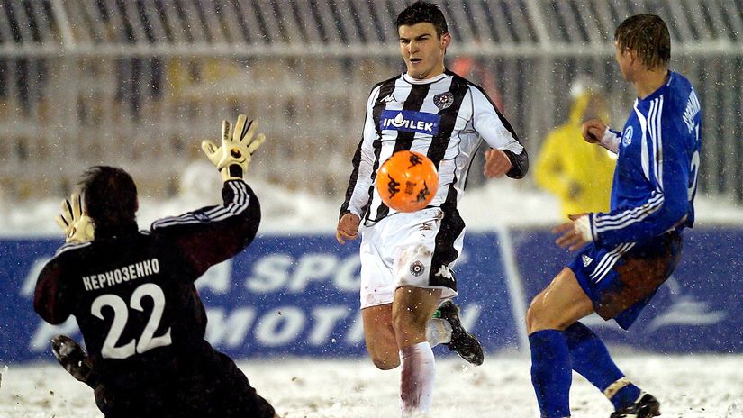 Simon Vukčević protiv Dnjepra 2005. godine (©Starsport)