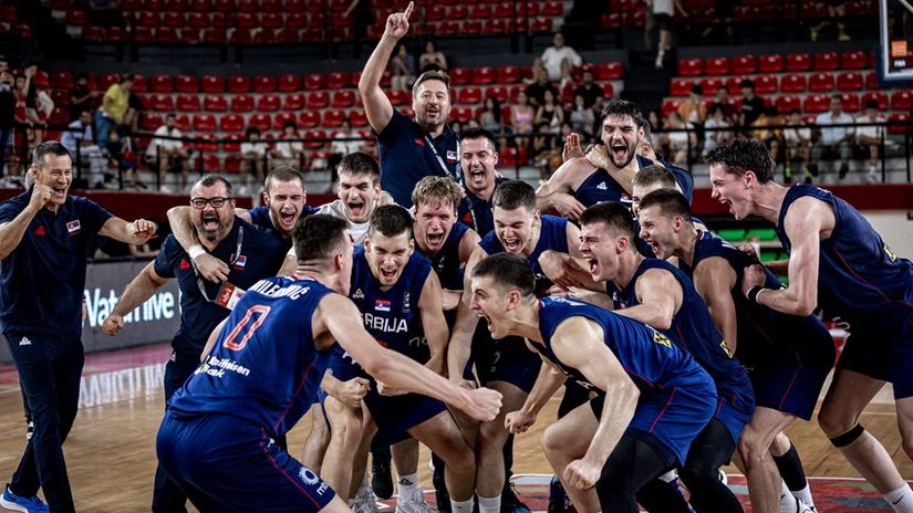 Slavlje košarkaša Srbije (©FIBA Basketball)